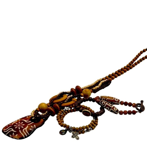 Handcrafted Wooden Beaded Necklace Set With Tribal Floral Pendant & Bracelets - Picture 14 of 15